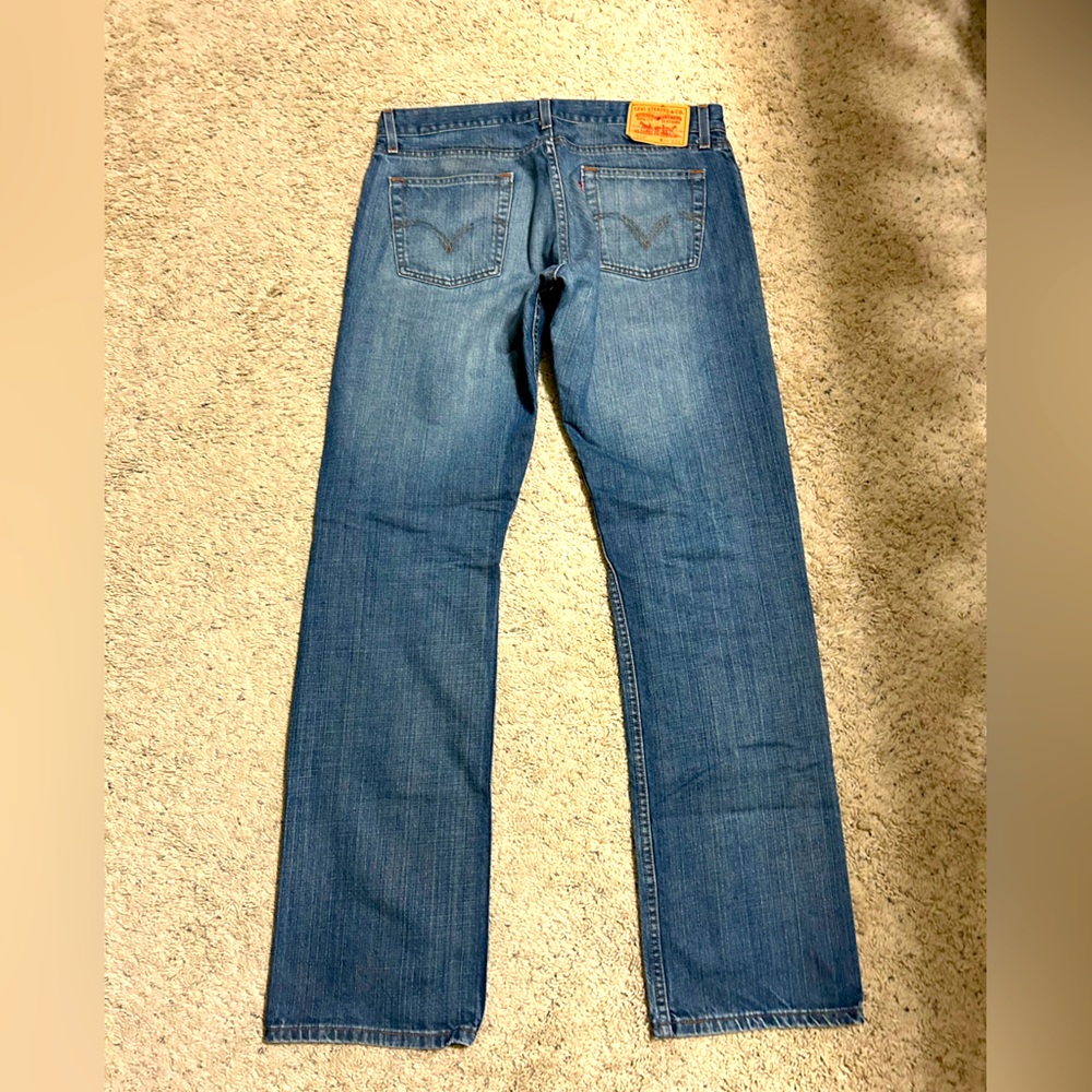 Levi’s 34x34 514 slim straight blue jeans.